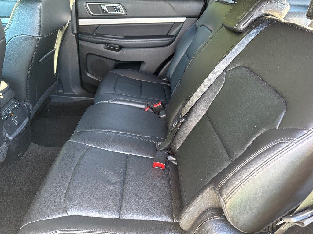 2017 Ford Explorer Image 23