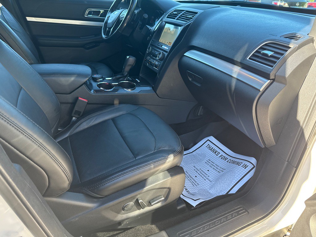 2017 Ford Explorer Image 31