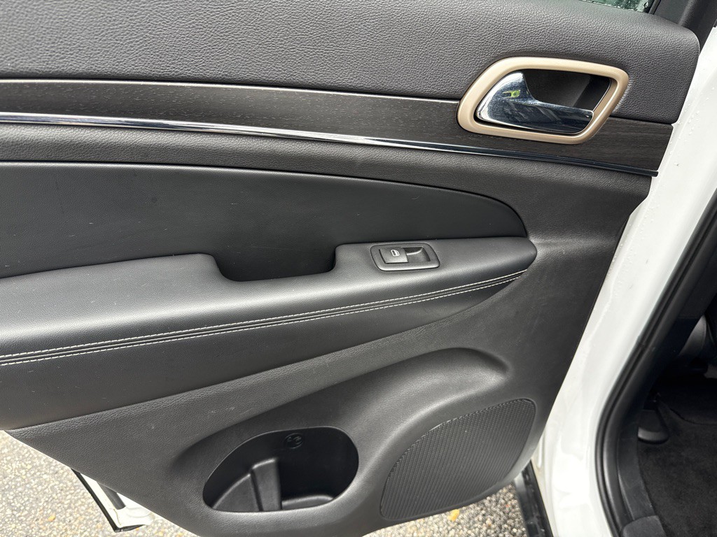 2015 Jeep Grand Cherokee Image 29