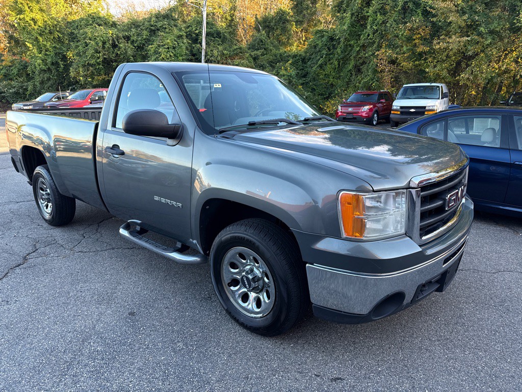 2011 GMC Sierra Image 2