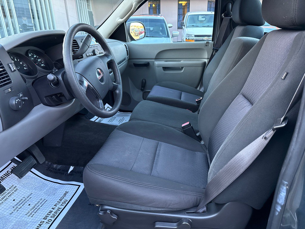 2011 GMC Sierra Image 8