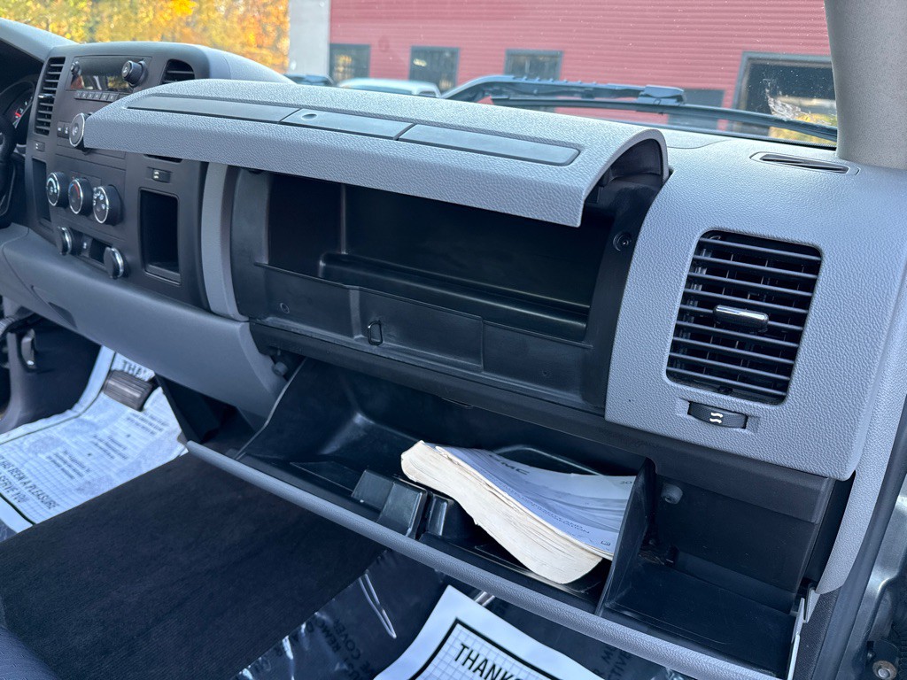 2011 GMC Sierra Image 16