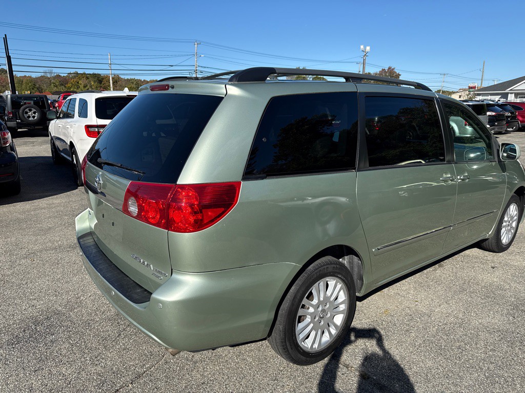 2009 Toyota Sienna Image 3