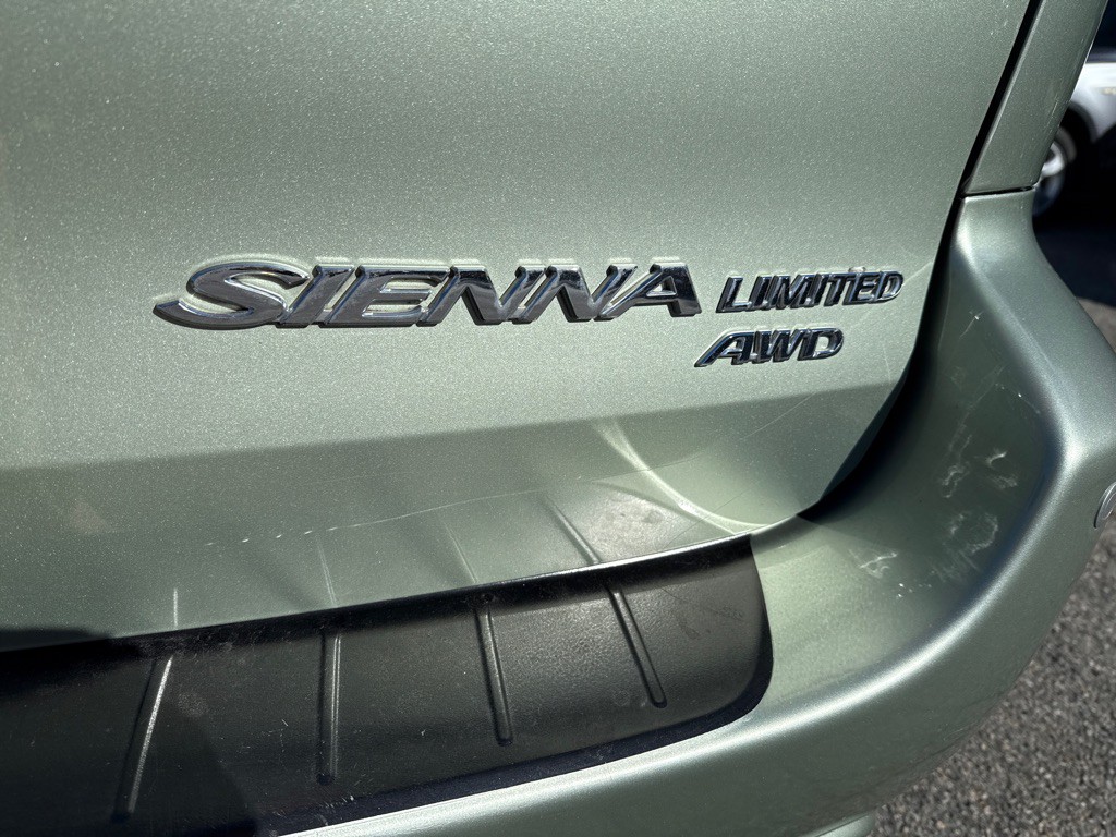 2009 Toyota Sienna Image 5