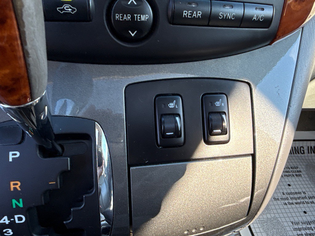 2009 Toyota Sienna Image 18