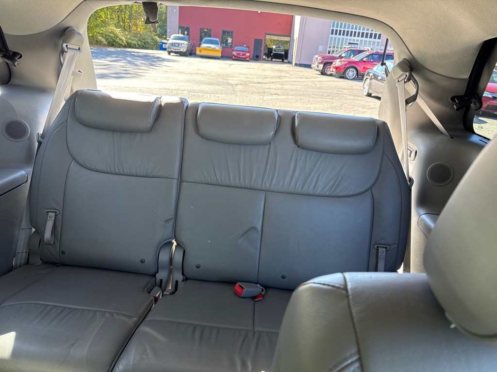 2009 Toyota Sienna Image 27