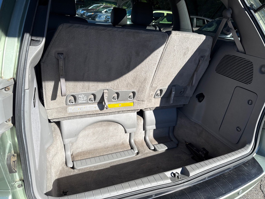 2009 Toyota Sienna Image 28