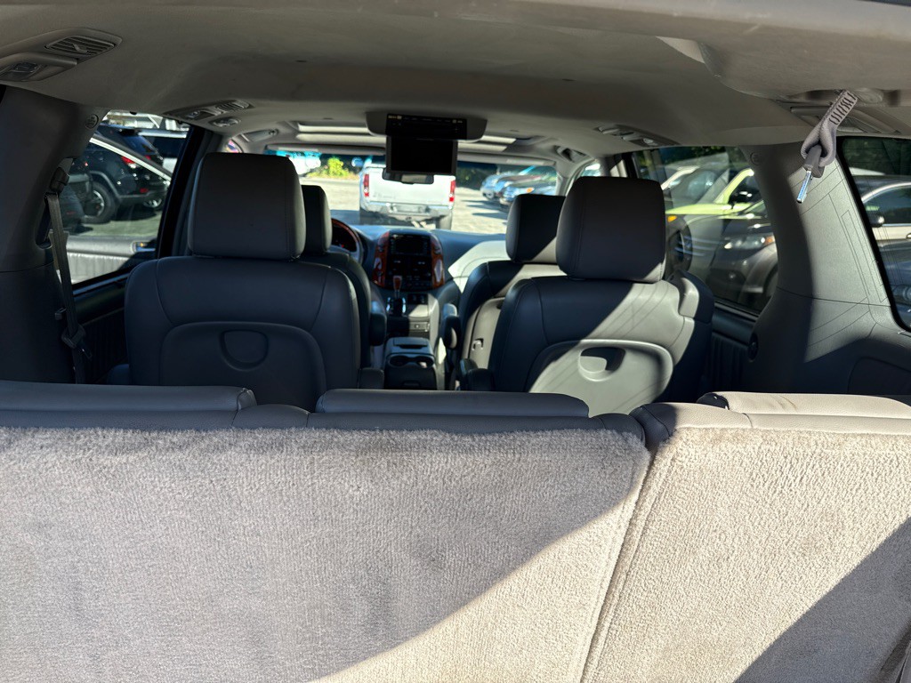 2009 Toyota Sienna Image 29
