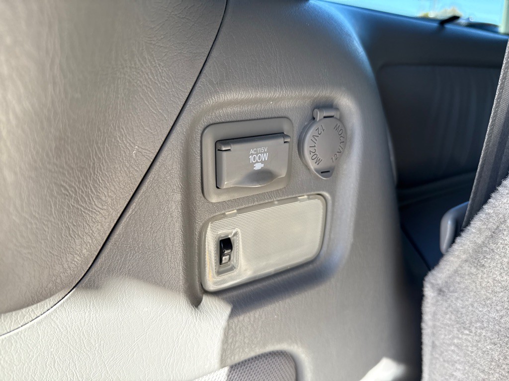 2009 Toyota Sienna Image 31