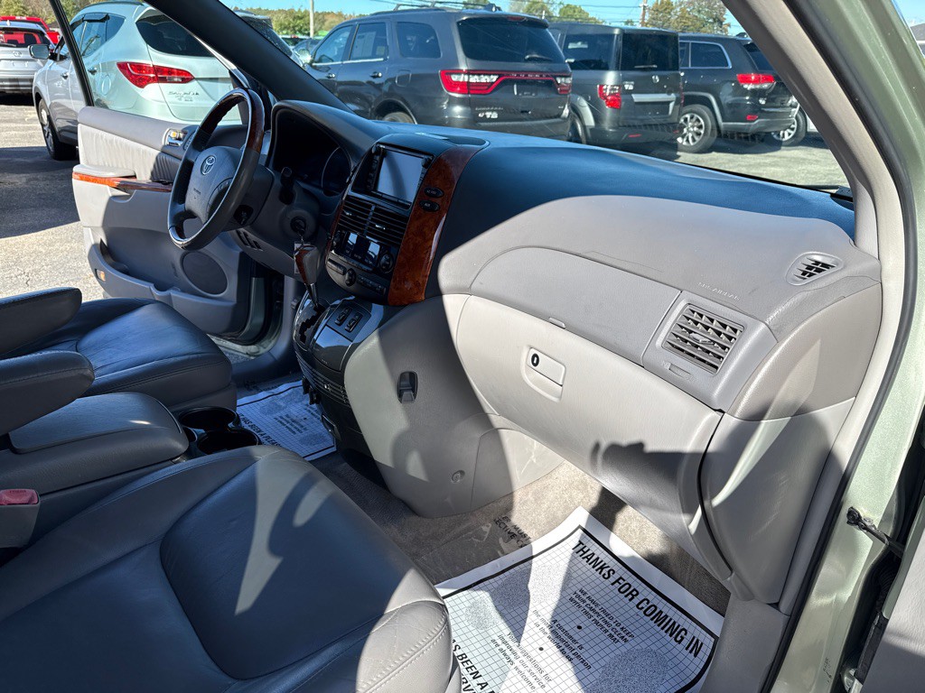 2009 Toyota Sienna Image 34
