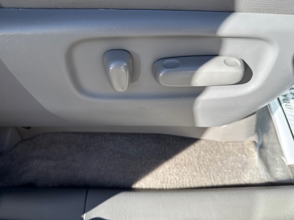 2009 Toyota Sienna Image 35