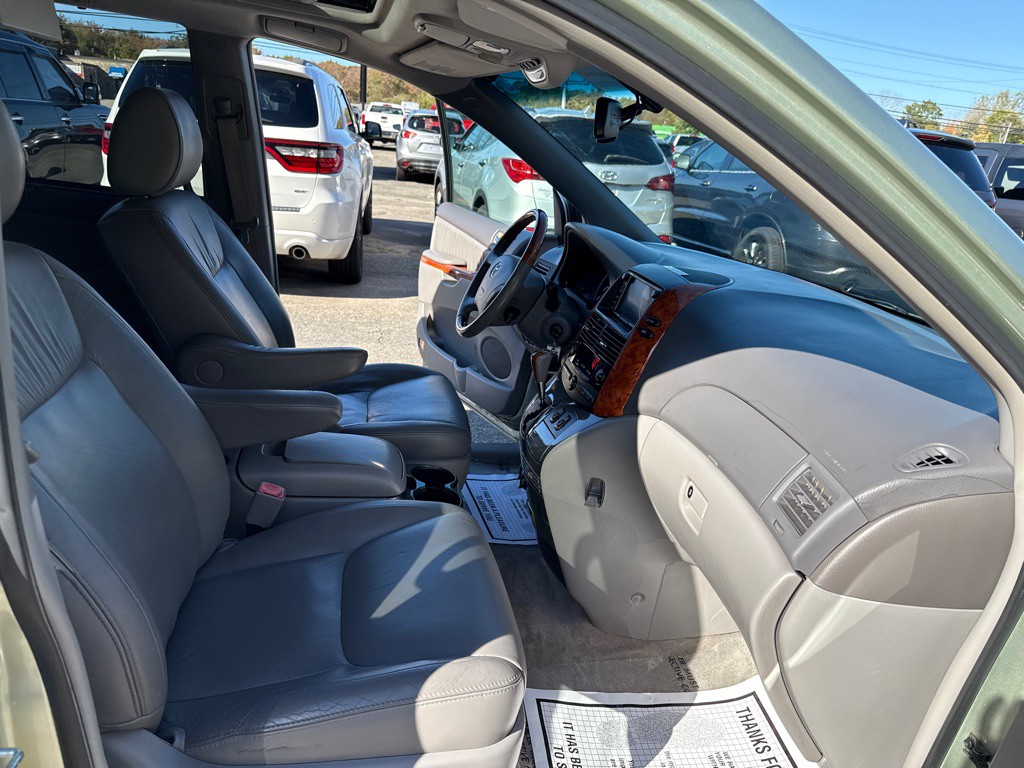 2009 Toyota Sienna Image 38
