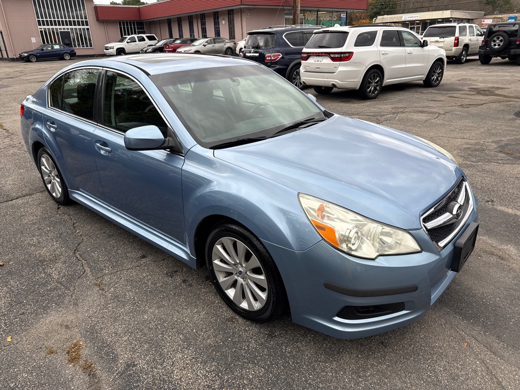 2011 Subaru Legacy Image 2