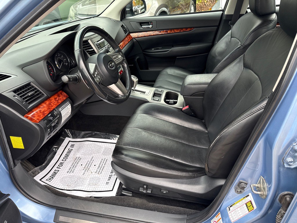 2011 Subaru Legacy Image 7
