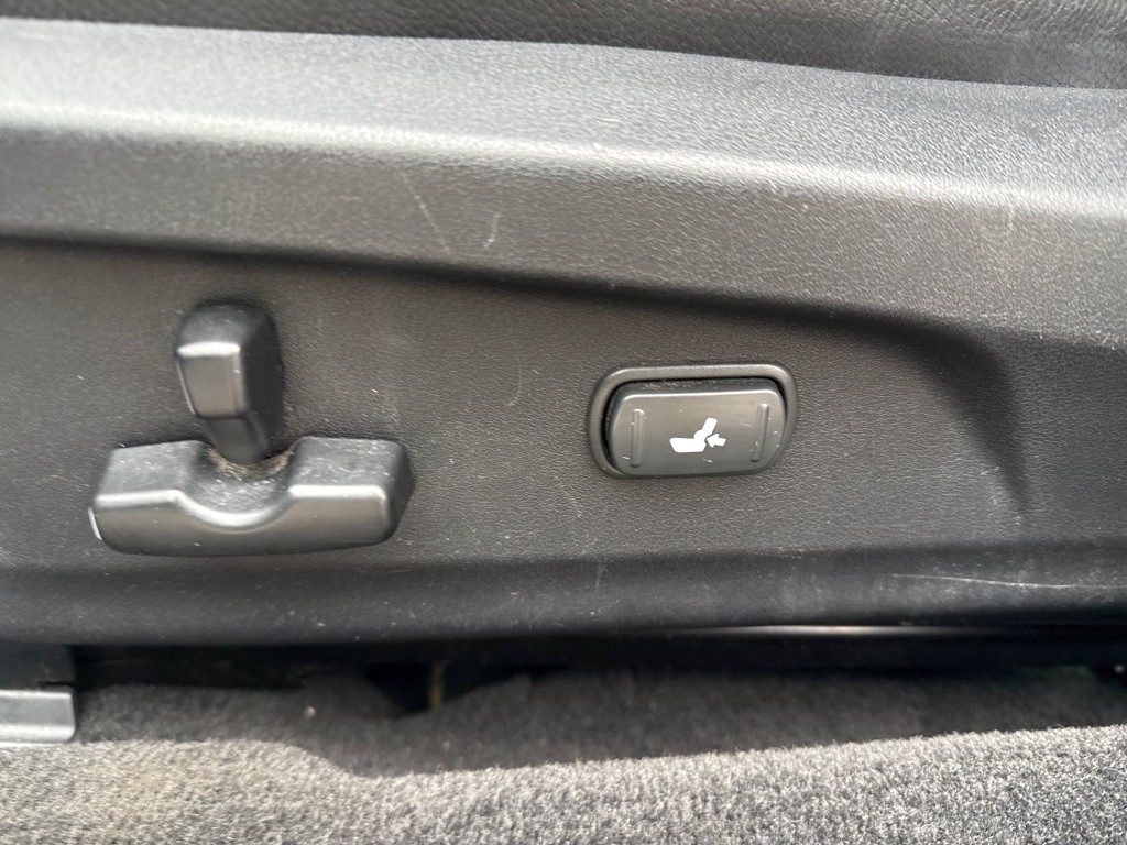 2011 Subaru Legacy Image 9