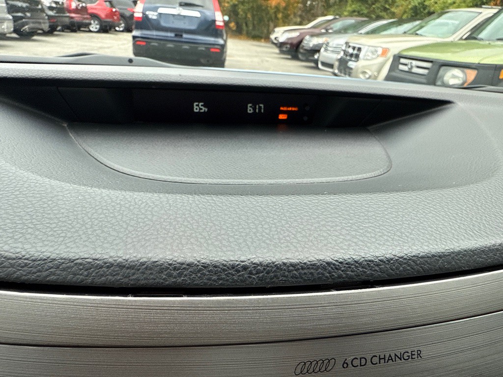 2011 Subaru Legacy Image 15