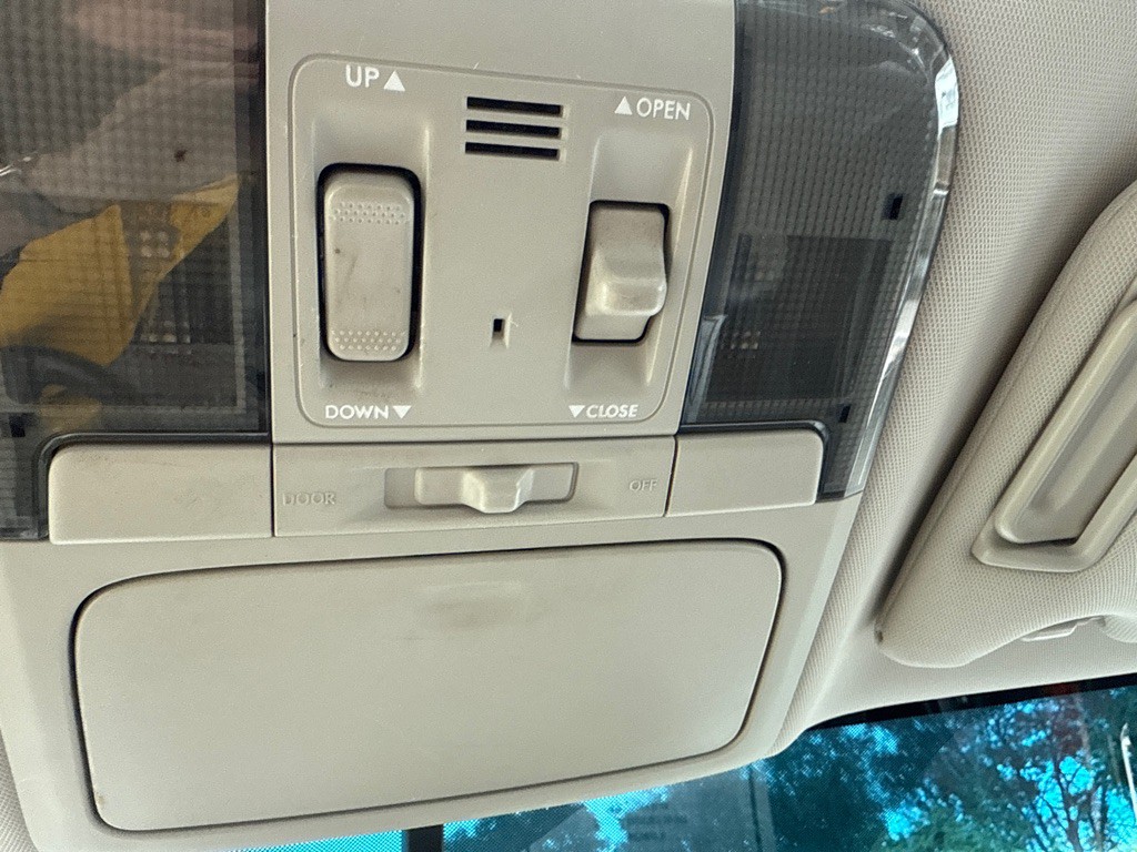 2011 Subaru Legacy Image 17