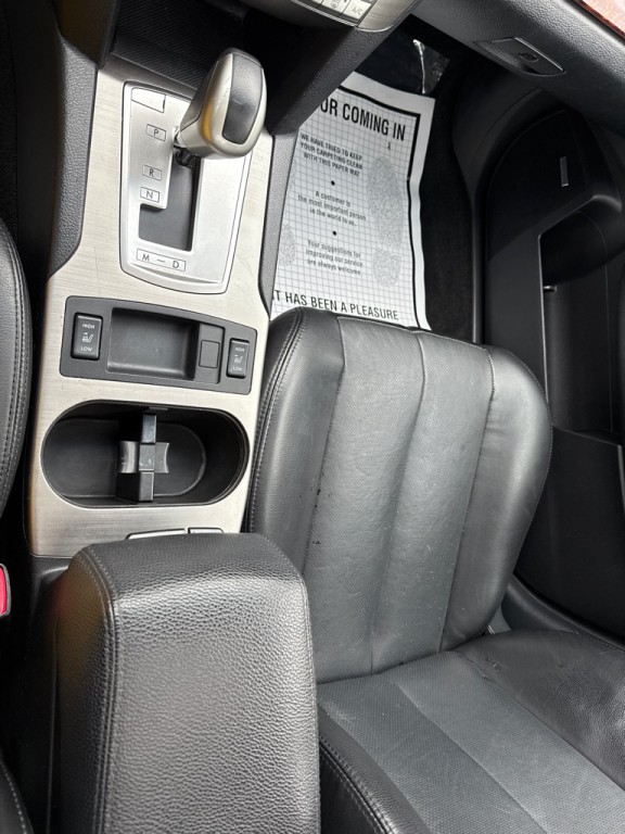 2011 Subaru Legacy Image 21