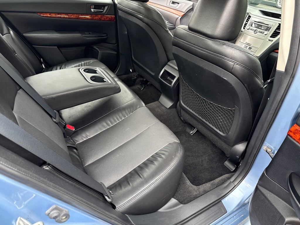2011 Subaru Legacy Image 28
