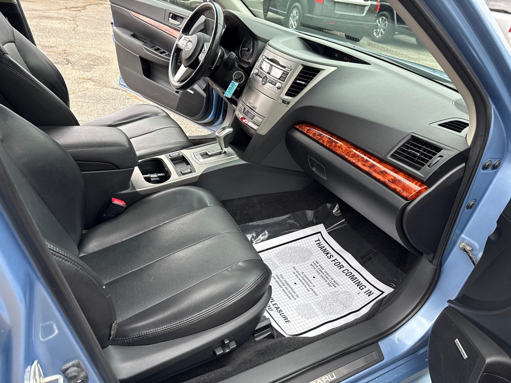 2011 Subaru Legacy Image 29