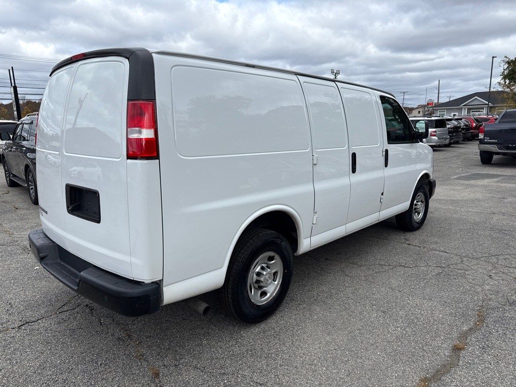 2020 Chevrolet Express Image 3