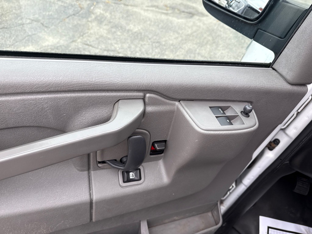 2020 Chevrolet Express Image 6