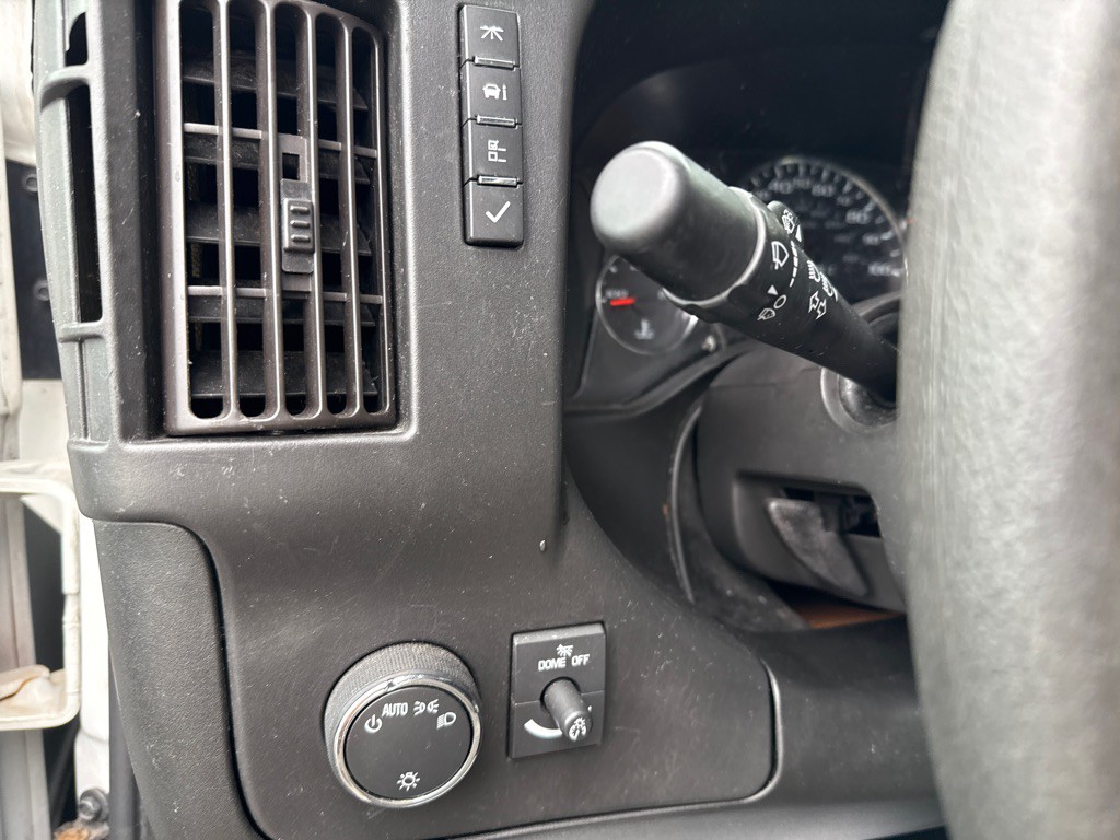 2020 Chevrolet Express Image 7