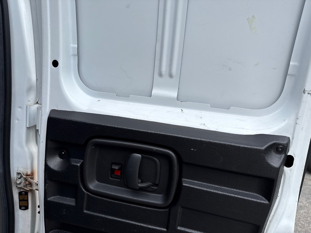 2020 Chevrolet Express Image 13