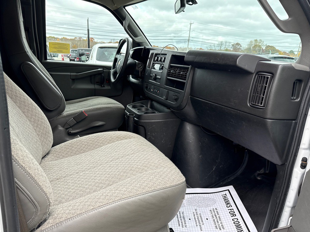 2020 Chevrolet Express Image 16