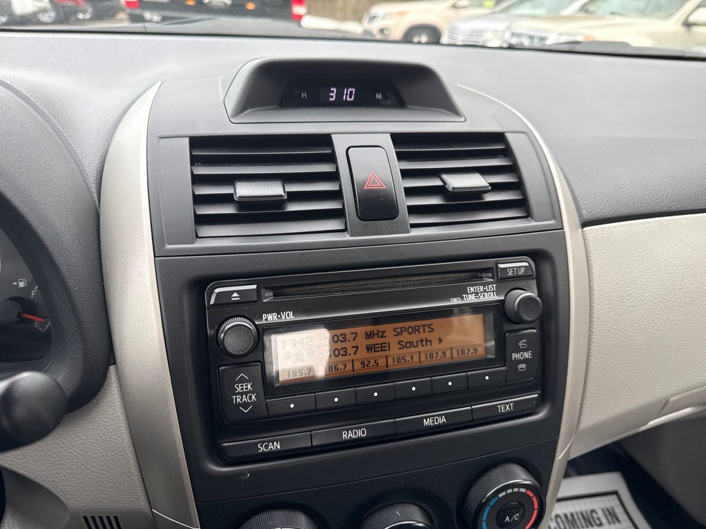 2012 Toyota Corolla Image 8