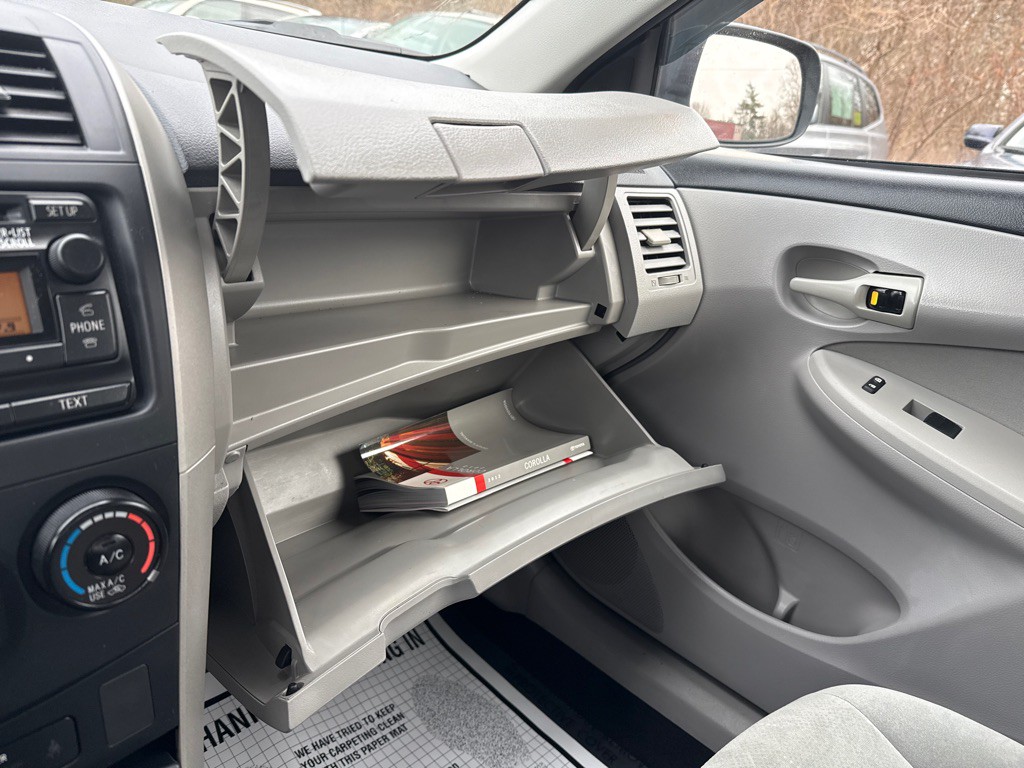 2012 Toyota Corolla Image 12