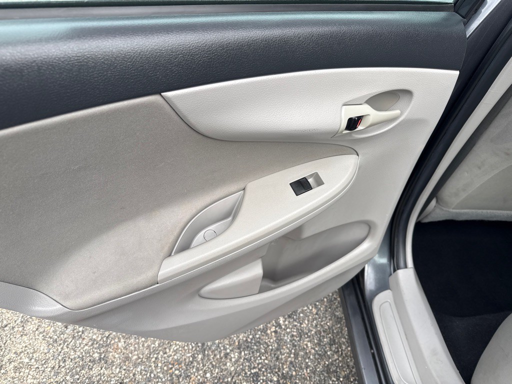 2012 Toyota Corolla Image 15