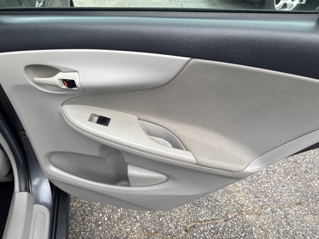 2012 Toyota Corolla Image 17