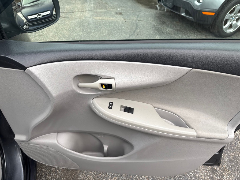 2012 Toyota Corolla Image 19