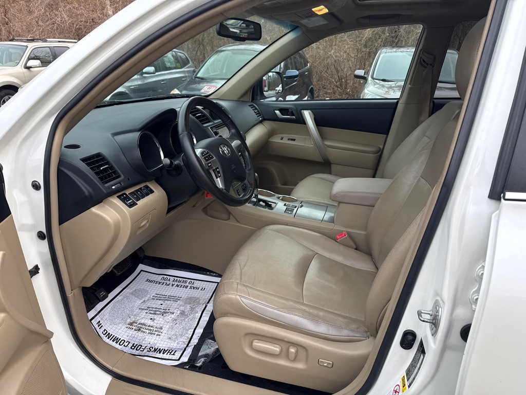 2013 Toyota Highlander Image 5