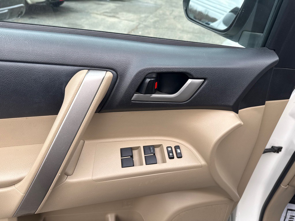 2013 Toyota Highlander Image 7