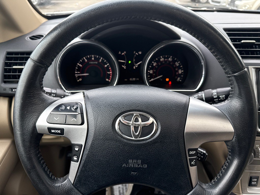 2013 Toyota Highlander Image 10