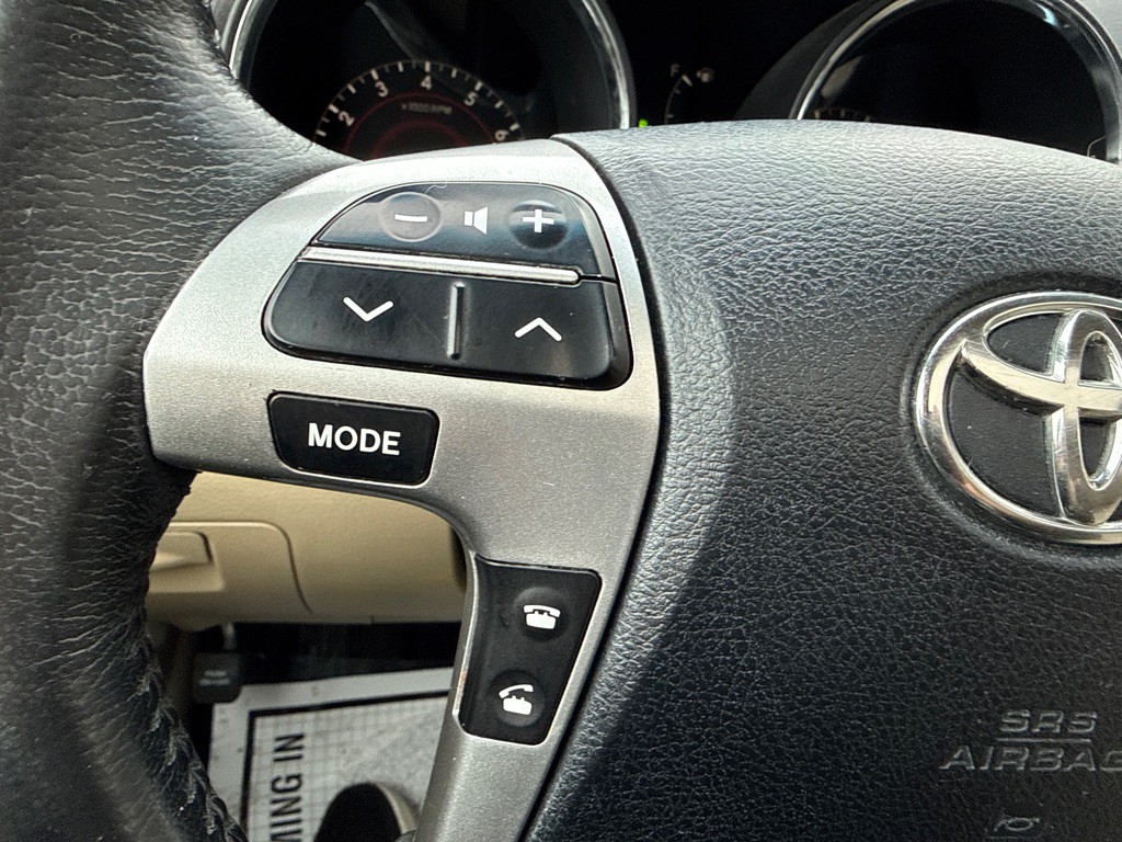 2013 Toyota Highlander Image 11