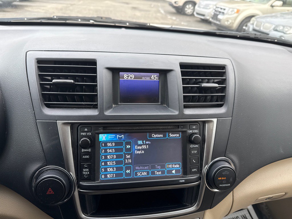 2013 Toyota Highlander Image 14