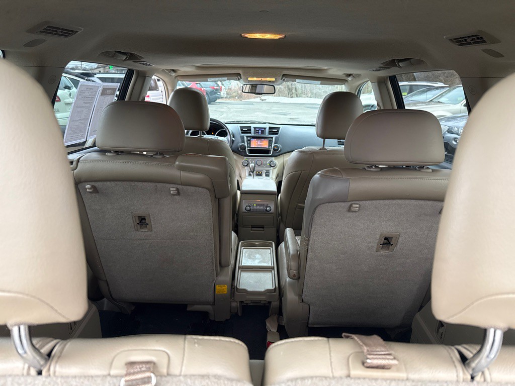 2013 Toyota Highlander Image 29
