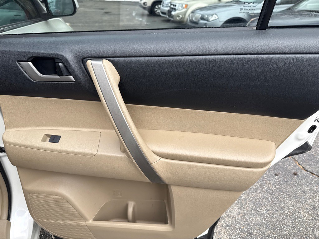 2013 Toyota Highlander Image 33