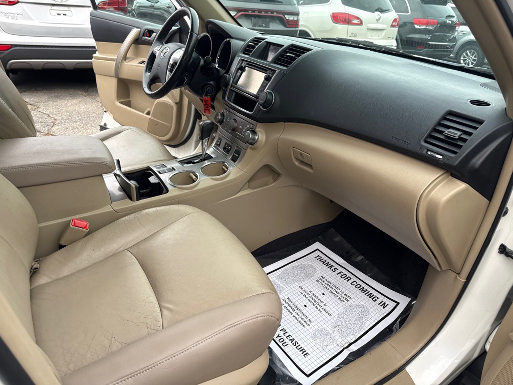 2013 Toyota Highlander Image 34