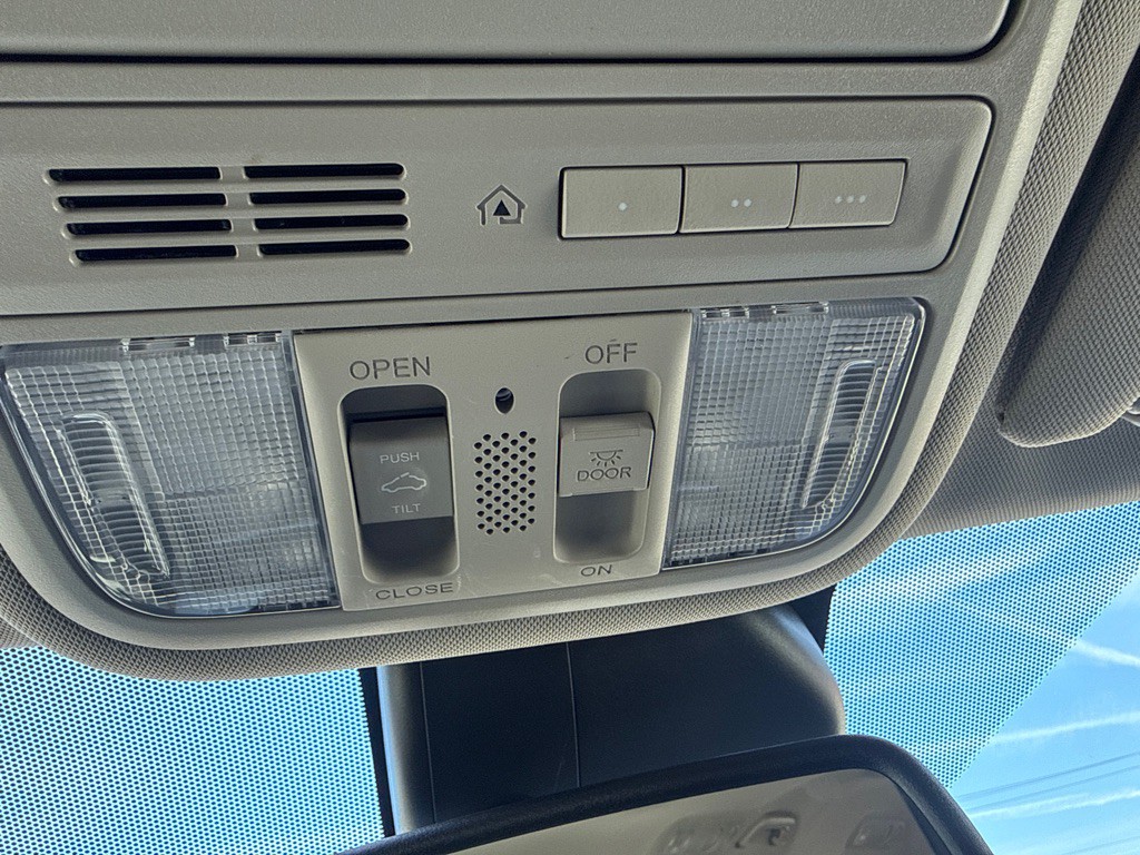 2016 Honda Odyssey Image 20