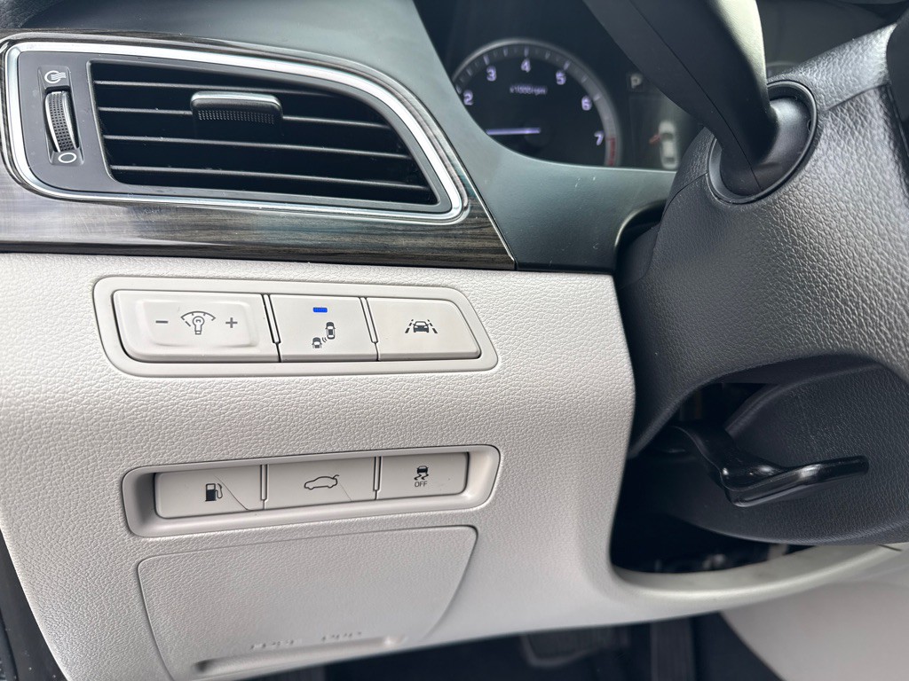 2016 Hyundai Sonata Image 9