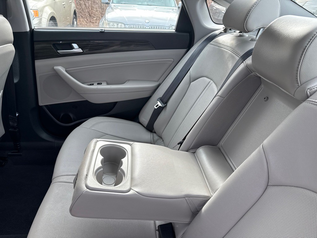 2016 Hyundai Sonata Image 24