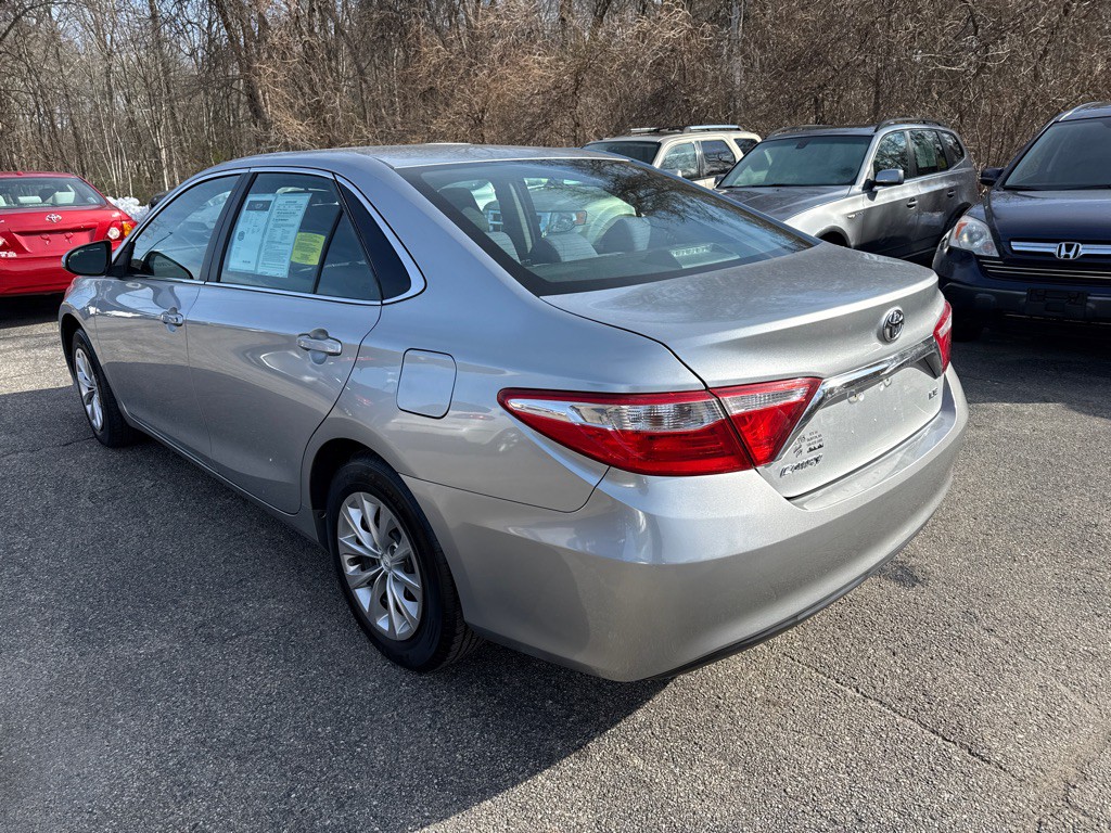2016 Toyota Camry Image 4