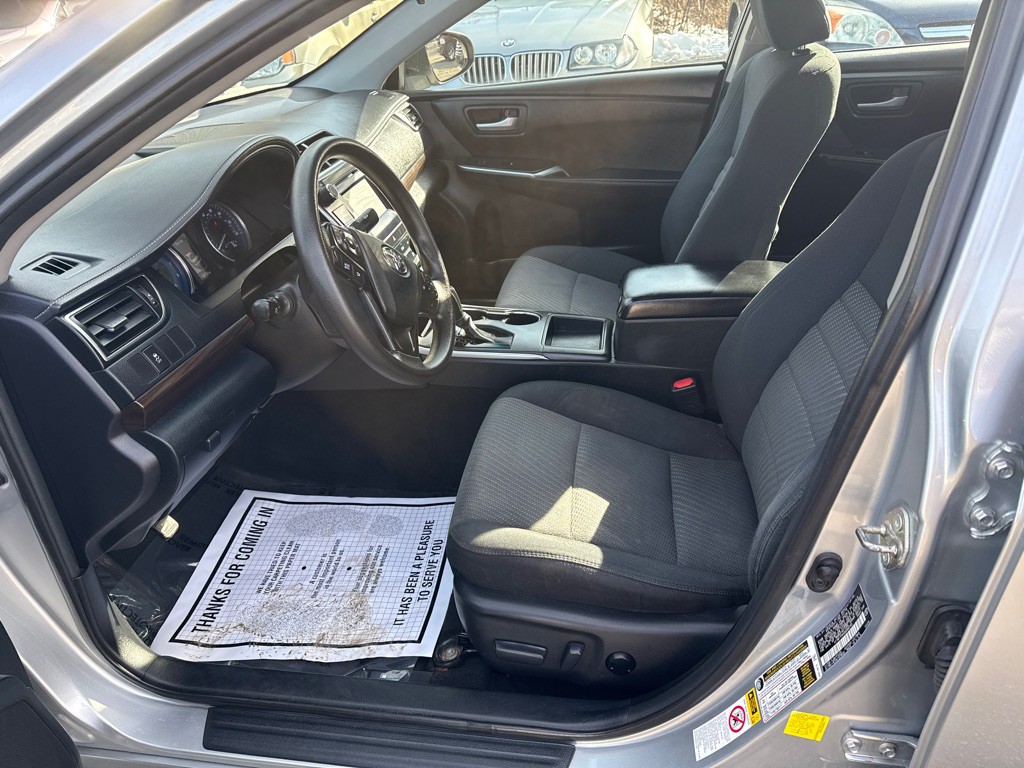 2016 Toyota Camry Image 5