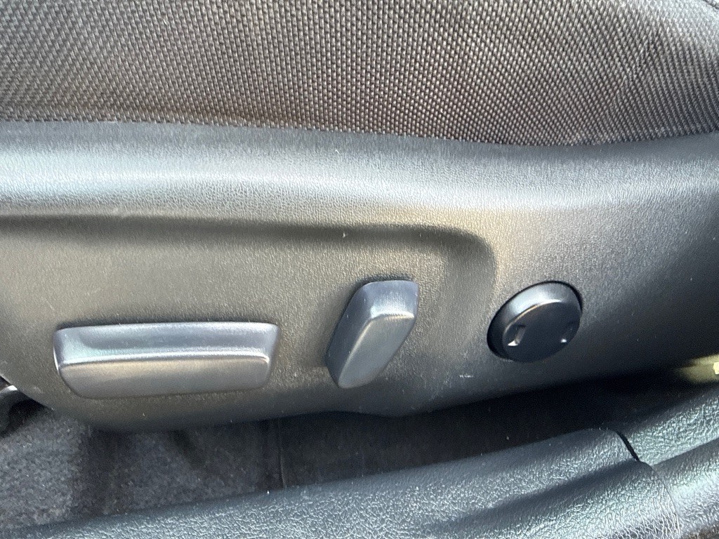 2016 Toyota Camry Image 7