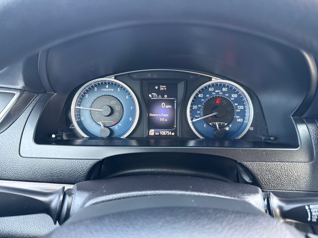 2016 Toyota Camry Image 11