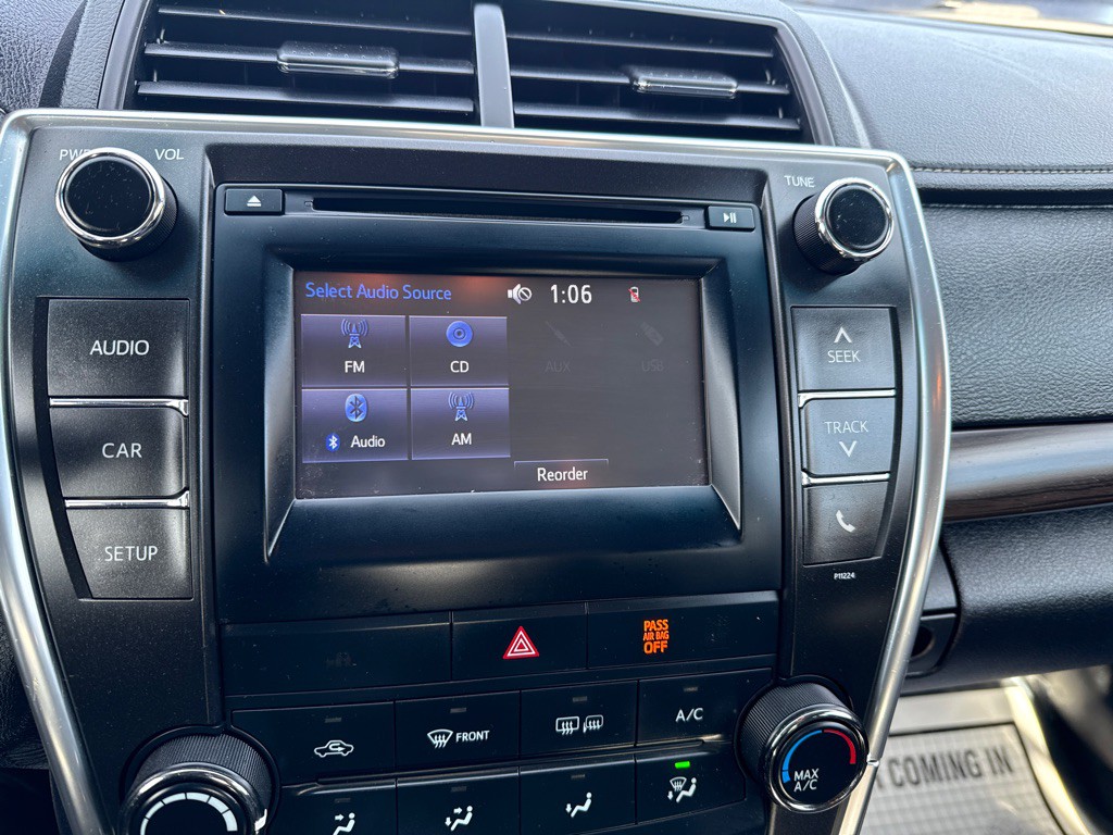 2016 Toyota Camry Image 13